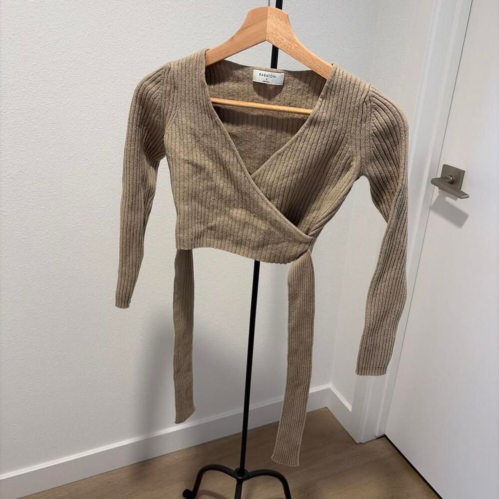 Babaton Aritzia Merino Wool Small Fits XS